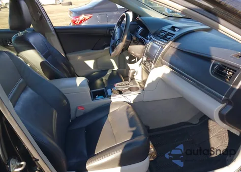 2014 Toyota Camry Hybrid Le z USA, uszkodzony, nr VIN 4T1BD1FKXEU117463